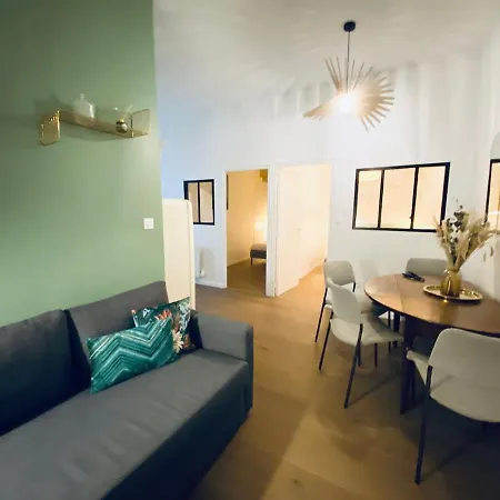 Charite 1 - 2 Bedrooms - Place Bellecour Апартаменты *